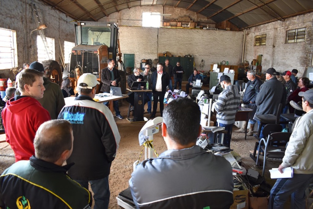 Restinga Sêca arrecada R$ 140 mil em leilão