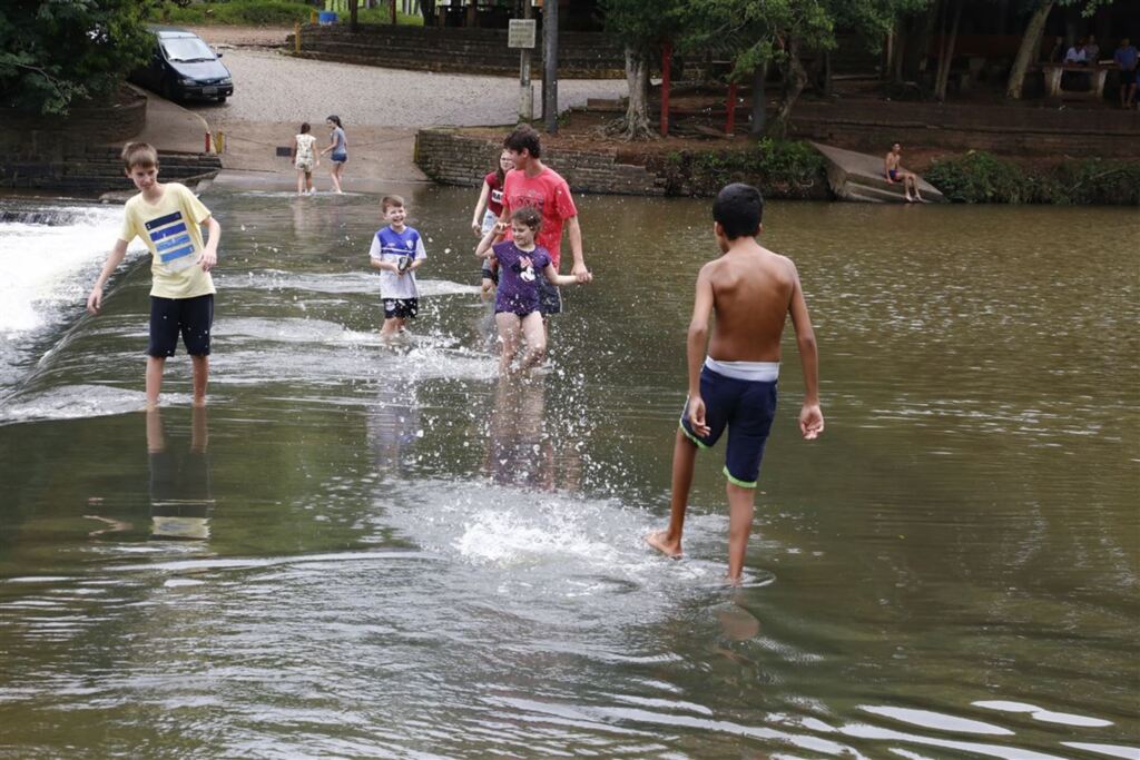 Sete balneários continuam impróprios para banho na Região Central