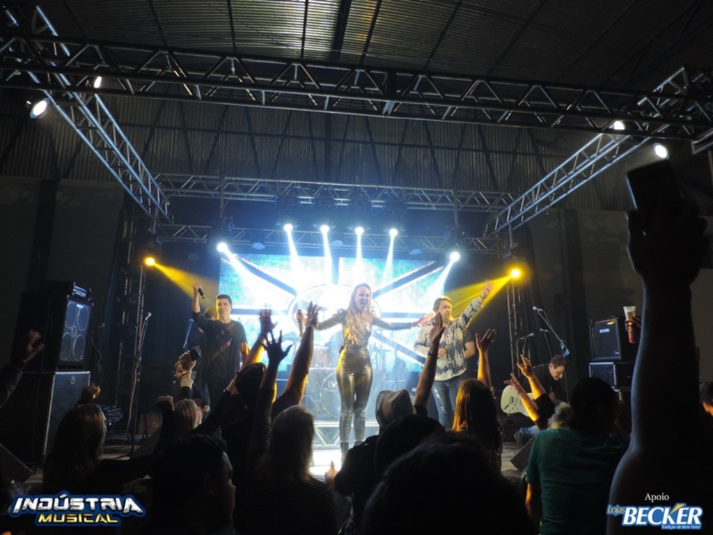 Faxinal do Soturno tem teatro e show com Indústria Musical nesta sexta