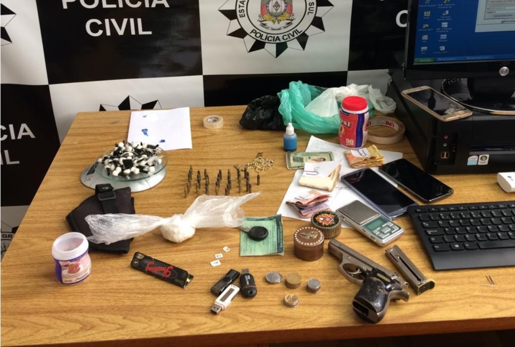 Polícia apreende drogas e prende casal em flagrante em Faxinal do Soturno