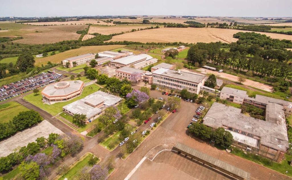 Unicruz completa 30 anos com programação na praça de Cruz Alta