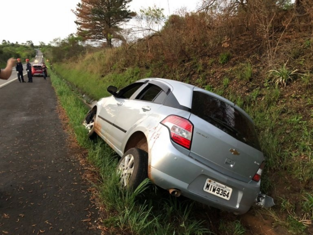Duas pessoas ficam feridas em acidente na BR-392 em São Sepé