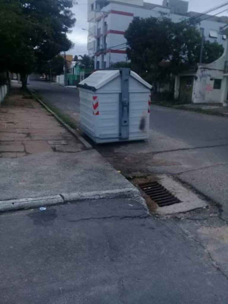 Realocação de contêiner na Rua Barão do Triunfo levanta questionamento de moradores