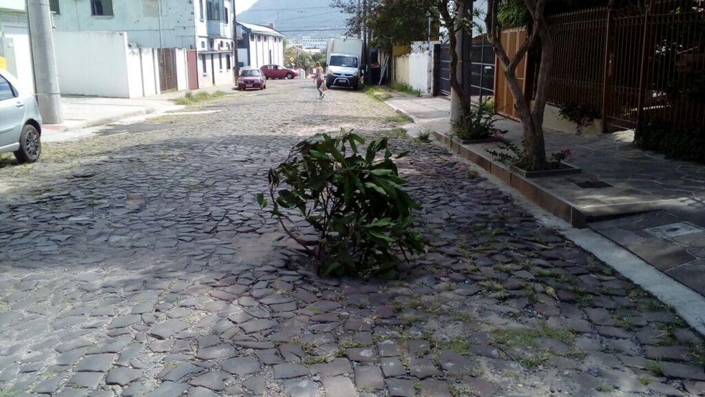 Buraco na Antero Barros preocupa moradores do Bairro Nossa Senhora do Rosário