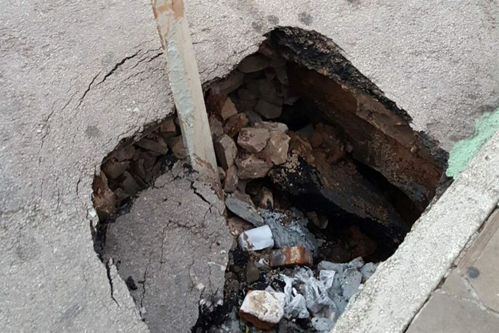 Buraco na Rua André Marques deve ser consertado hoje