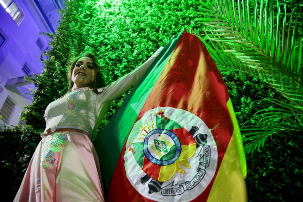 No Mês Farroupilha, quem são e o que vislumbram as prendas de hoje