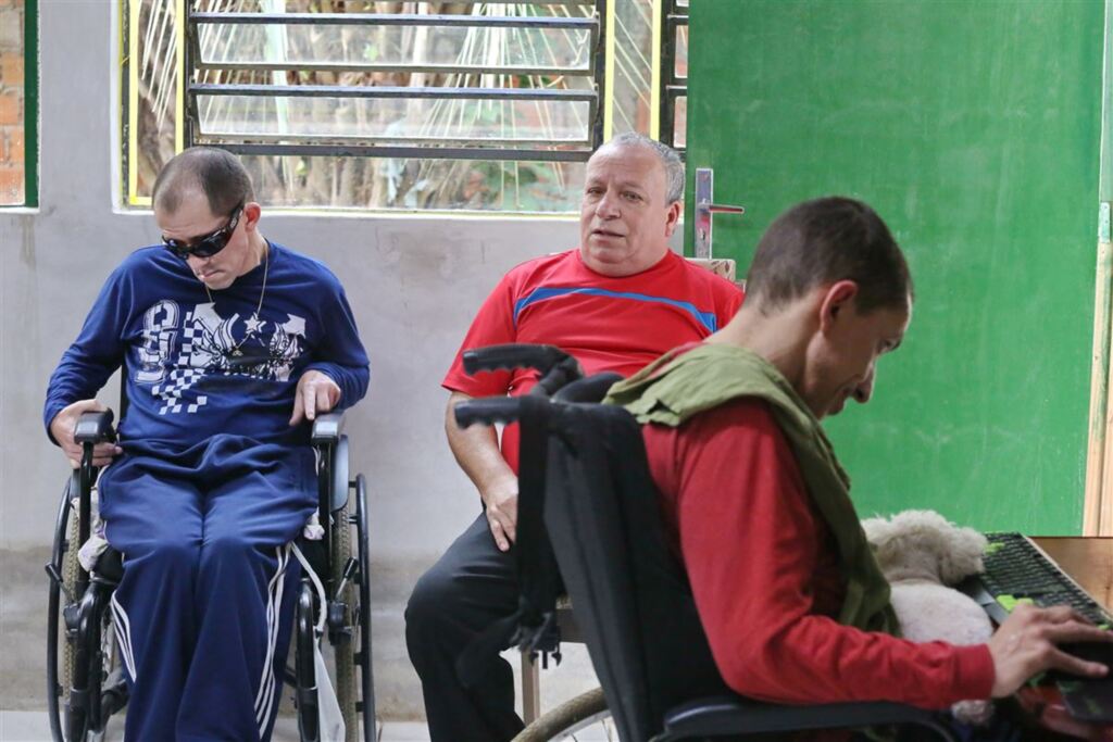 A história dos irmãos com doença rara atendidos pelo serviço de home care