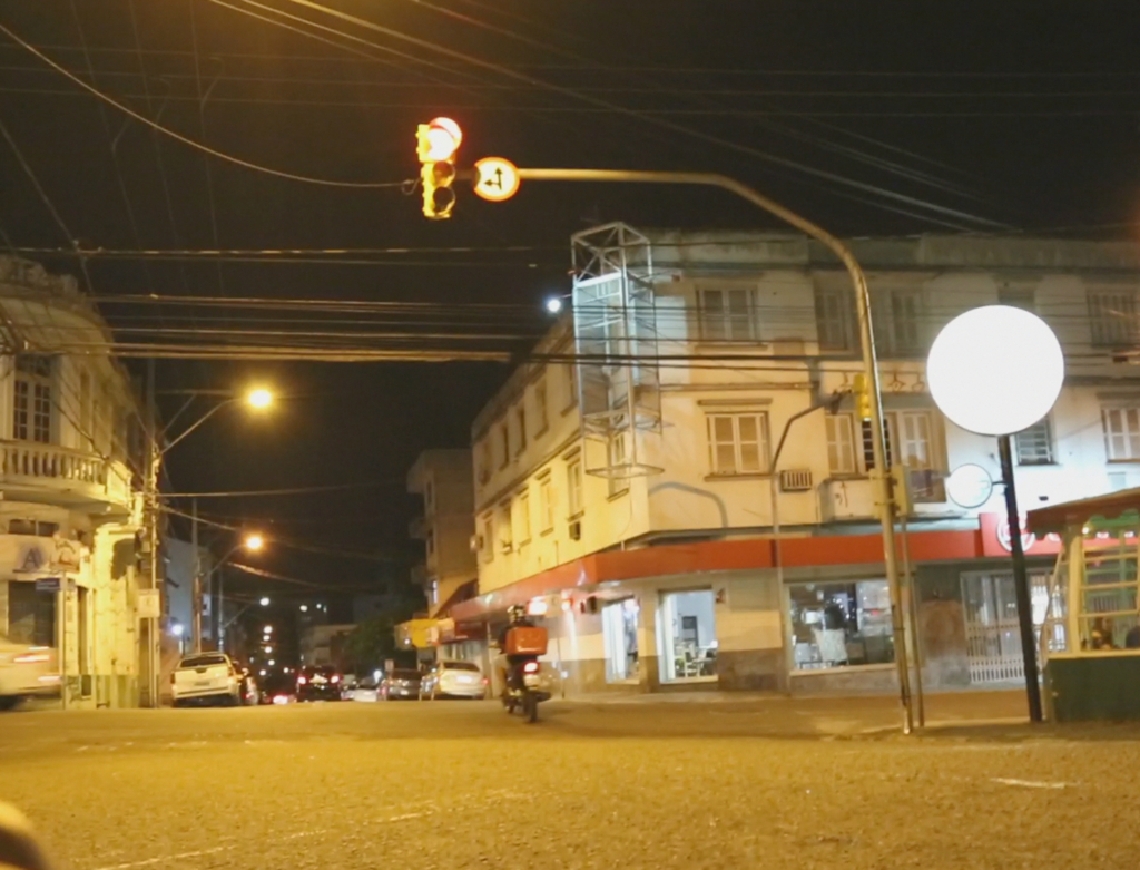 Motociclistas dão show de imprudência nas ruas de Santa Maria