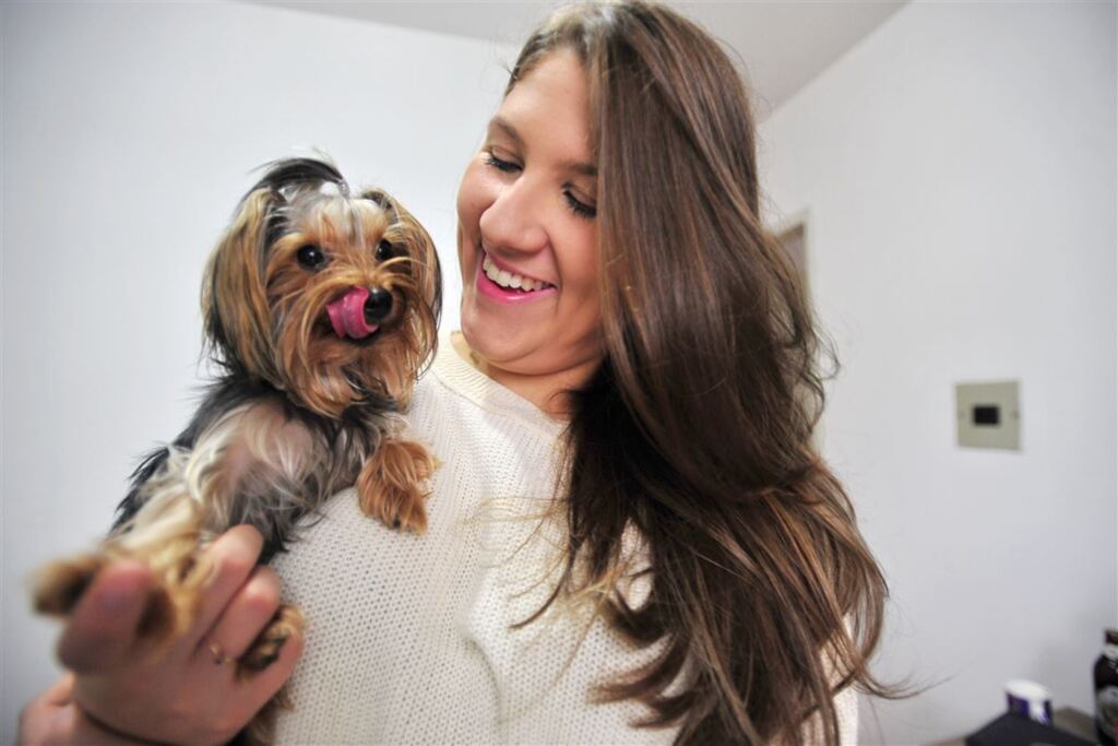 Fotos: Renan Mattos - Maria Rita e a cachorrinha Filha dormem juntas, mas a tutora está tentando acostumar a pet a dormir na própria cama