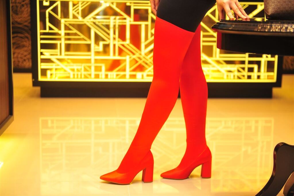 Fotos: Gabriel Haesbaert (Diário) - As sock boots, botas que imitam meias, são sucesso garantido no inverno 2018