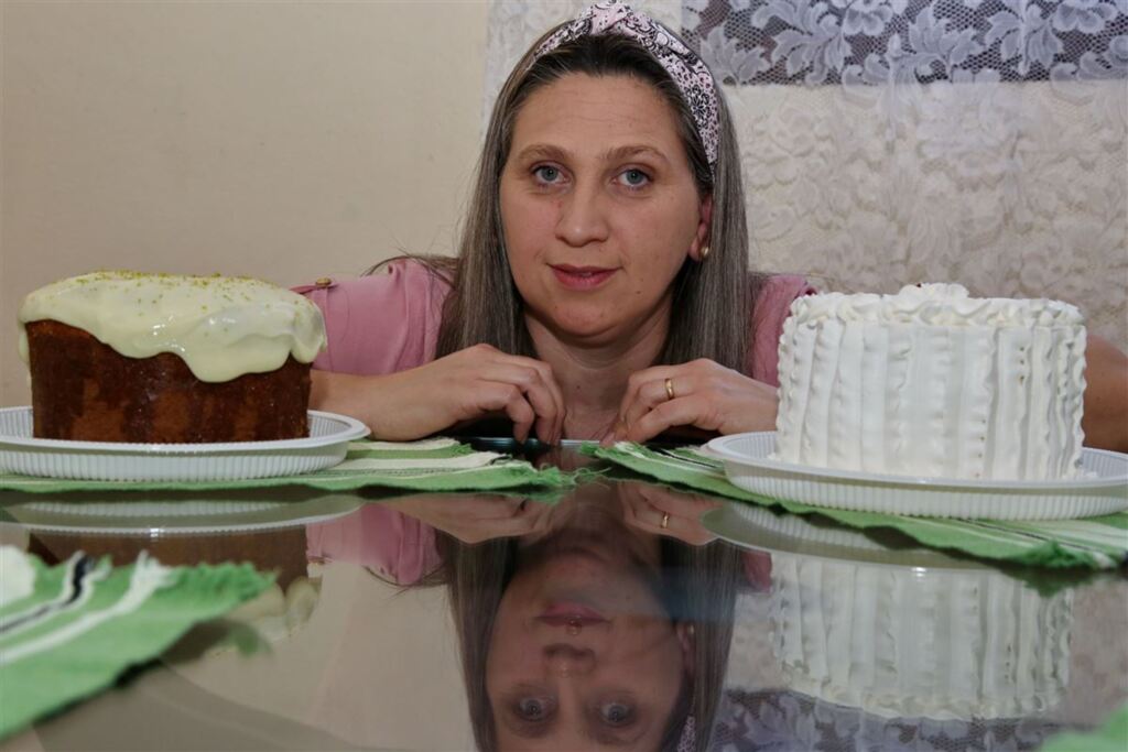 VÍDEO: com delícias caseiras, dona de casa reforça a renda familiar