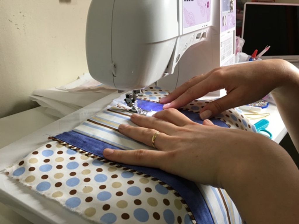 Empreendedora investe em produção de enxoval para bebês em patchwork