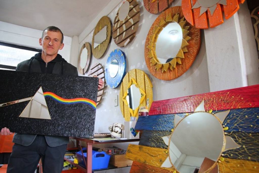 Artesão investe em arte funcional para criar a Art Zen Quadros