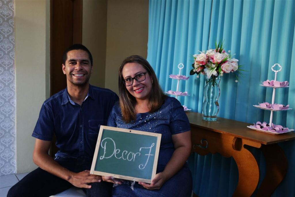 Foto: Lucas Amorelli (Diário) - Inspirada por atividades desenvolvidas em sala de aula, a professora Fernanda criou a empresa e conta com o apoio do marido, Saulo Faria