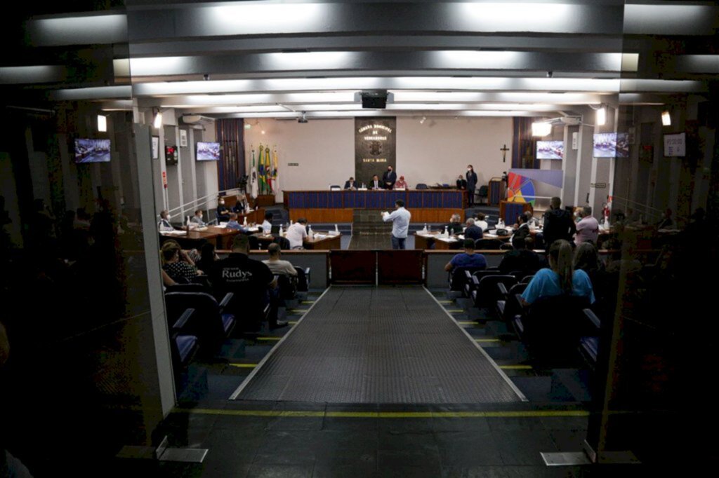 título imagem Oposição e situação duelam por Comissão de Constituição e Justiça