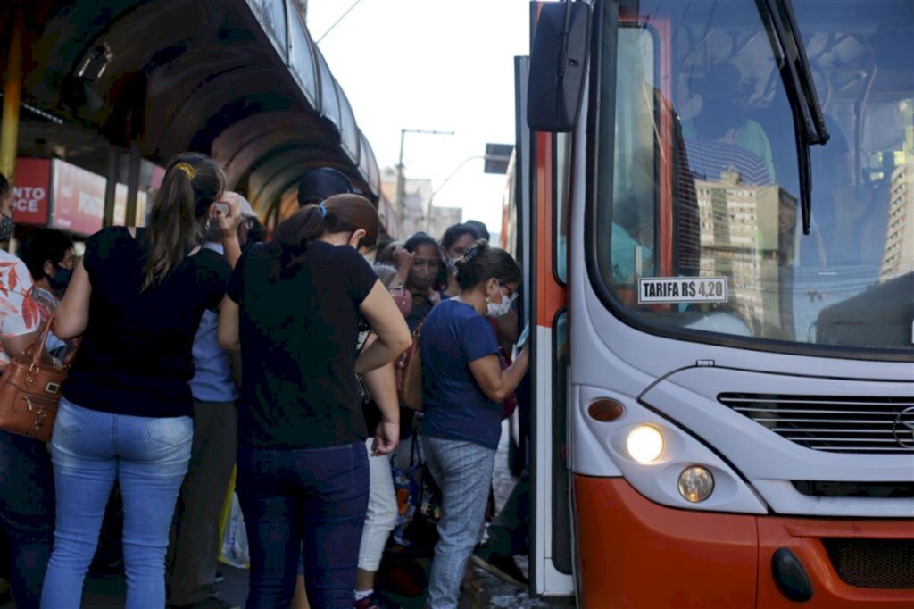 Anúncio da tarifa é adiado, e valor não deve passar de R$ 5