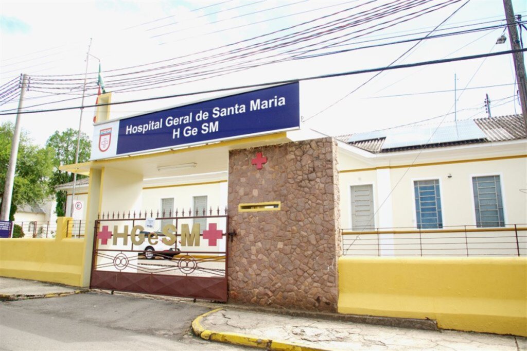 VÍDEO: Mulher é barrada e não pode entrar em hospital porque estava com vestido na altura dos joelhos