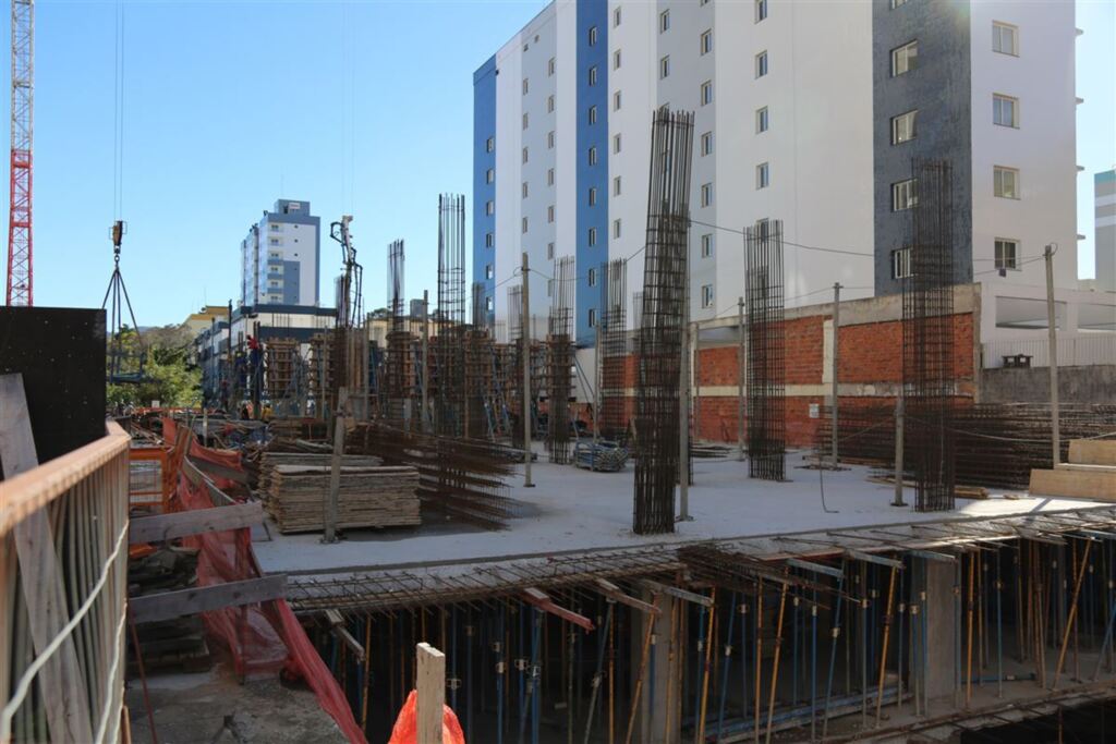 A indústria do contracheque faz girar a construção civil