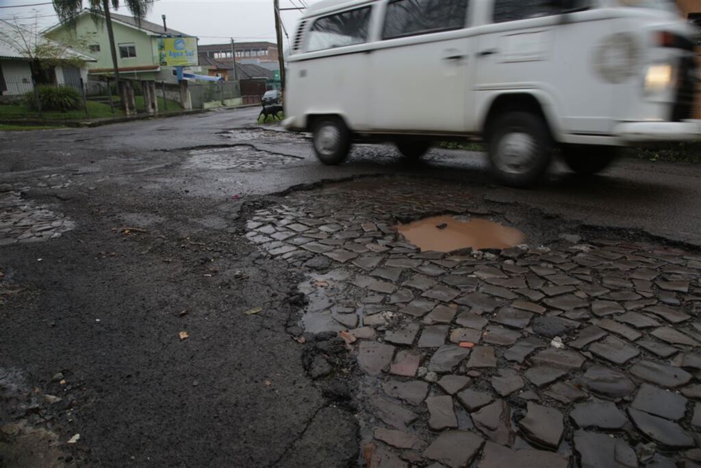Prefeitura terá mais R$ 2 milhões para asfaltar sete ruas da cidade