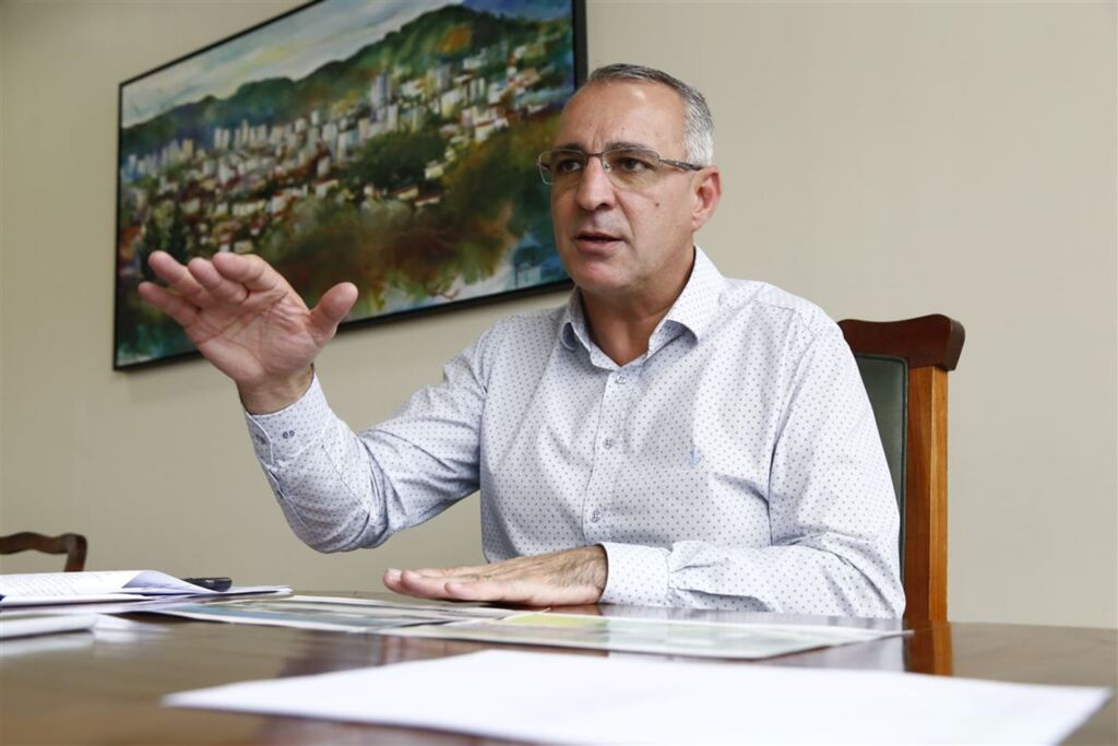 Pavimentando o caminho da reeleição