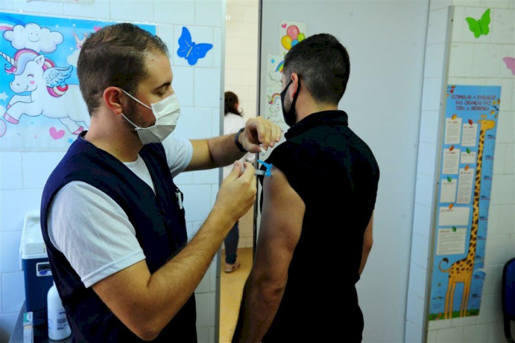 Confira o calendário de vacinação contra a Covid-19 desta semana