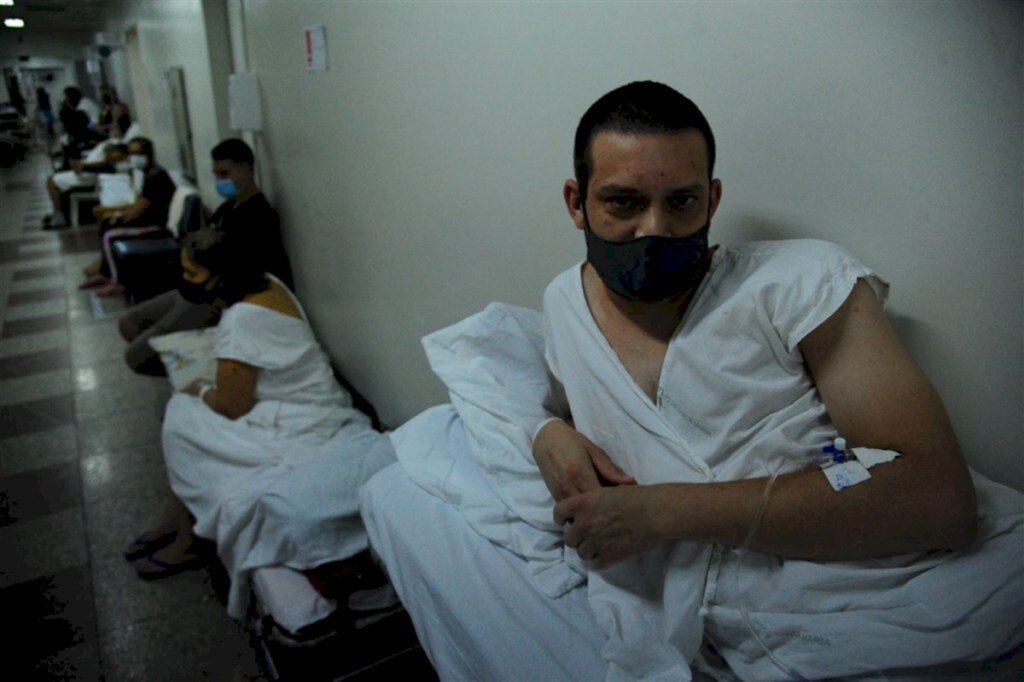 Com aumento da superlotação, pronto-socorro do Husm deve permanecer fechado