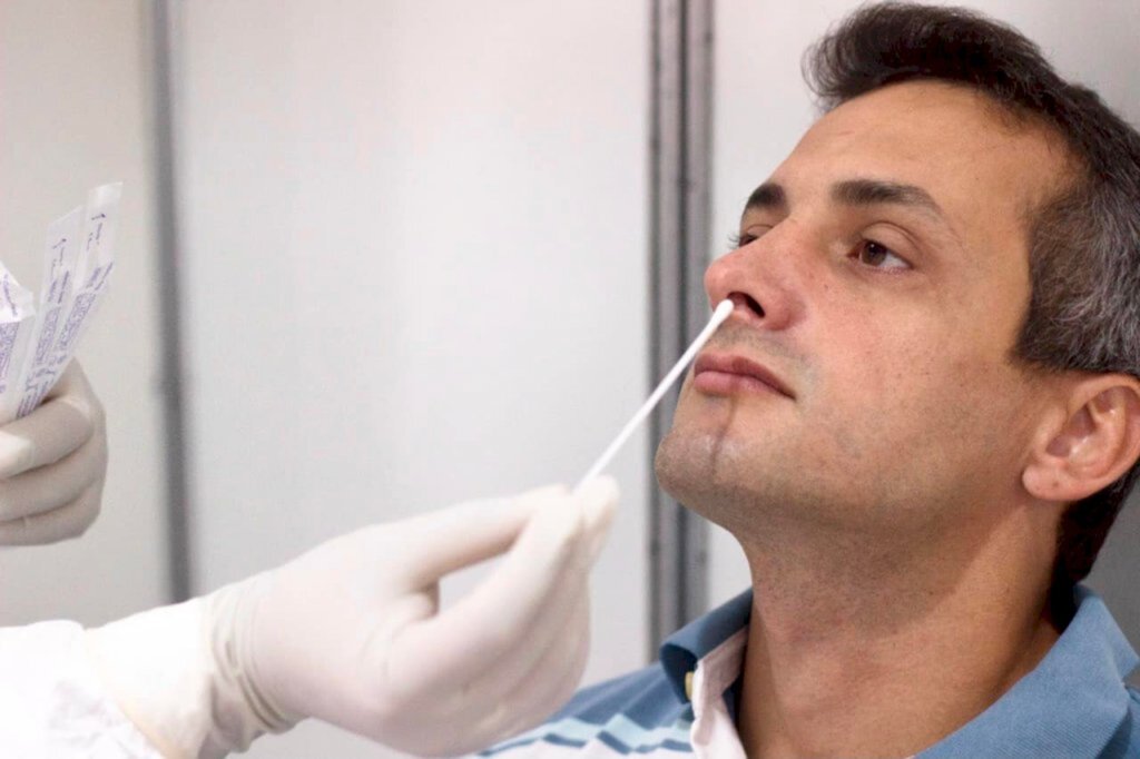 título imagem Fiocruz desenvolve testes que detectam variantes da Covid e gripe de uma só vez