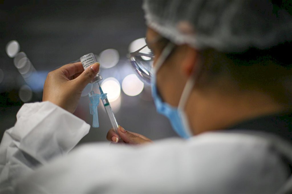 VÍDEO: 3,2 mil doses são aplicadas em pessoas com 41 anos ou mais