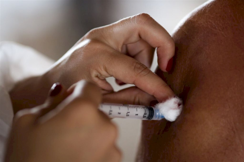 Idosos vacinados em 18 e 19 de fevereiro recebem segunda dose nesta quinta e sexta-feira