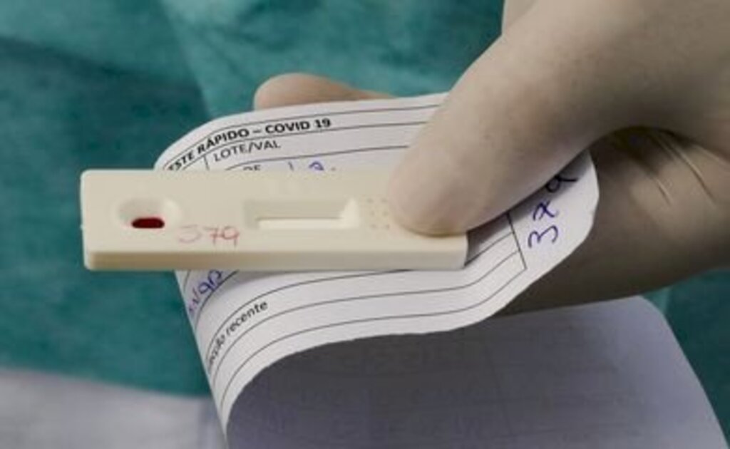 Pelo terceiro dia seguido, Brasil registra mais de 2 mil mortes por Covid-19