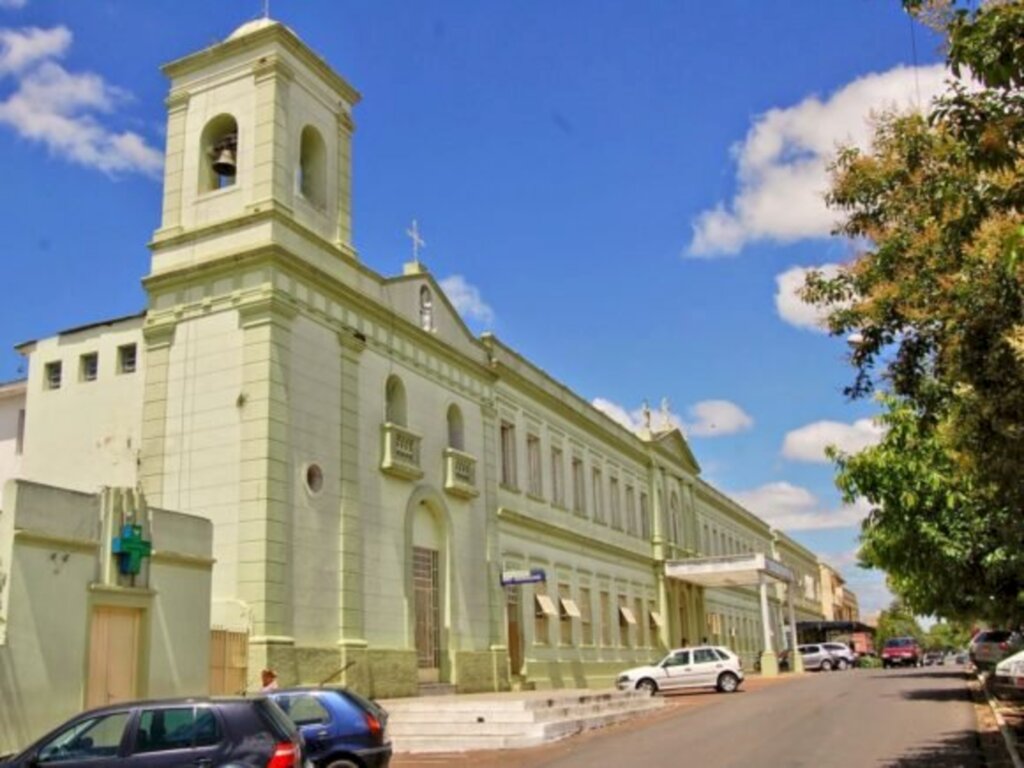 título imagem Ocupação de leitos ultrapassa os 100% em municípios da região