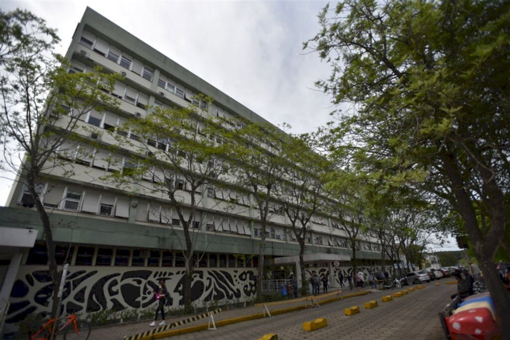 Cinco novas unidades intensivas para Covid-19 serão abertas na Central de UTIs do Husm