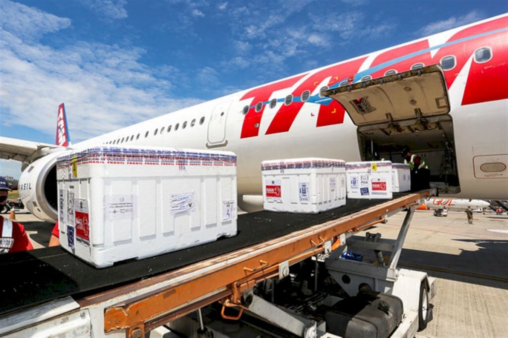 Não há previsão de envio de segunda remessa de doses da CoronaVac para municípios