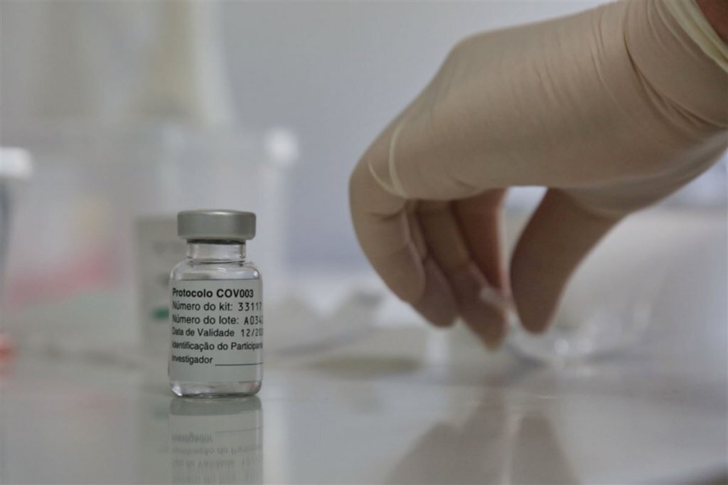 Brasil espera chegada de doses da vacina de Oxford nesta sexta-feira