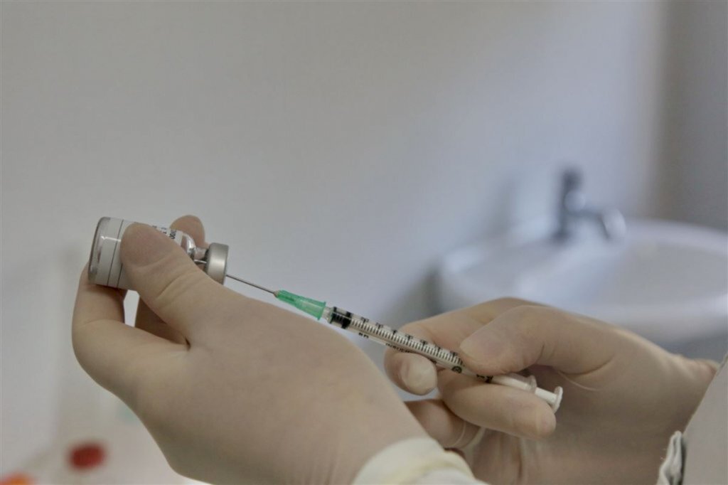 Em reunião, Pazuello garante a prefeitos que vacinação começa na quarta-feira