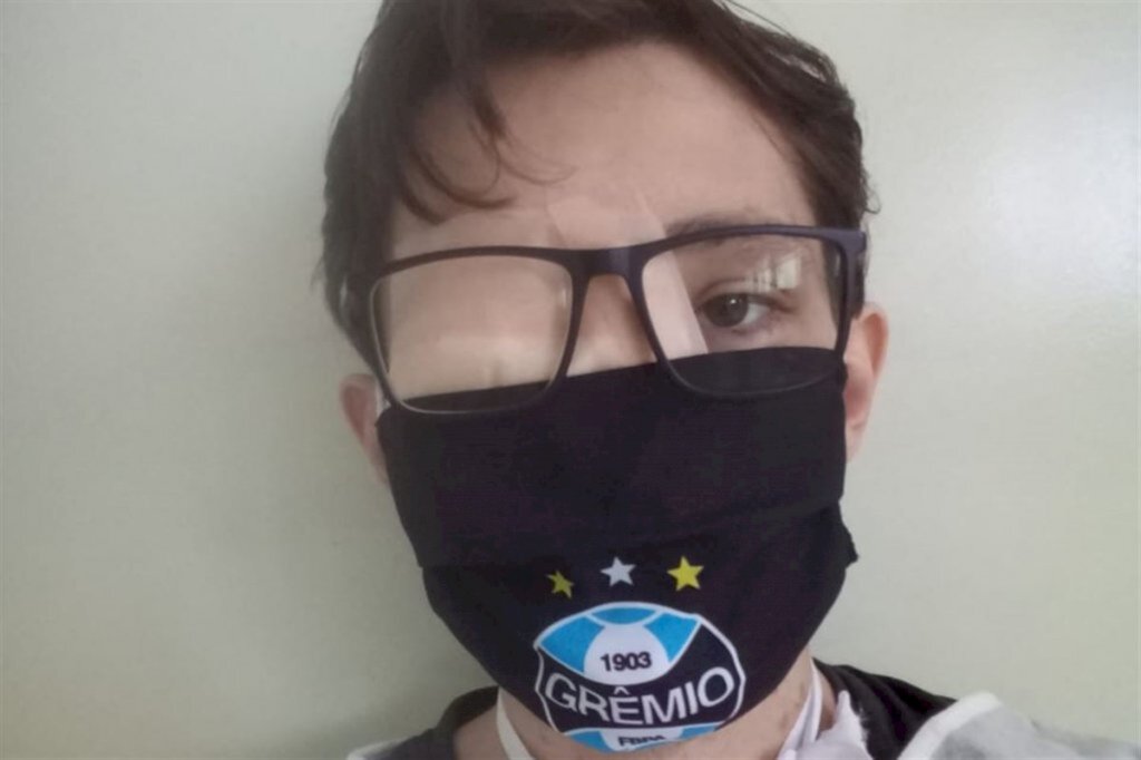 título imagem Jovem precisa de ajuda para custear tratamento após perder parte do rosto