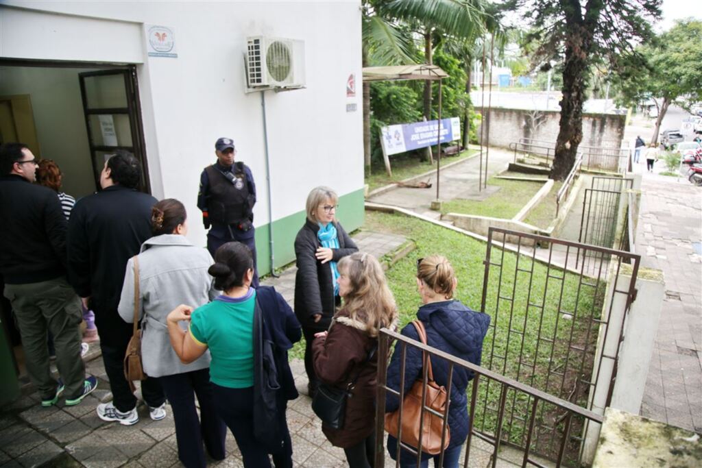 Primeiro dia de vacina contra a gripe para toda a população foi de filas em Santa Maria