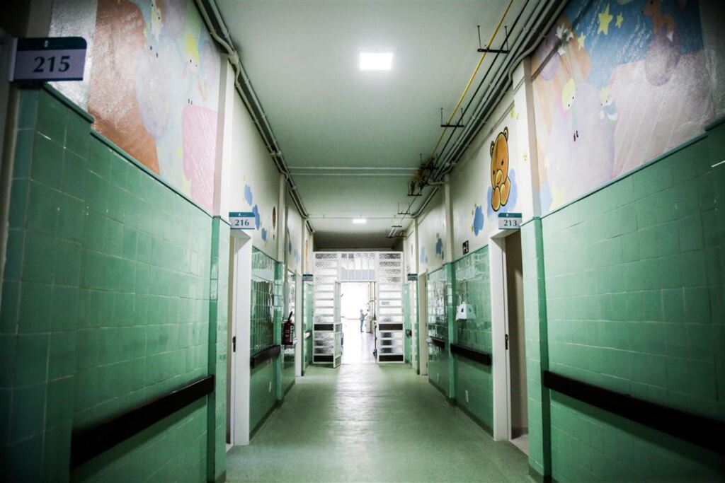 título imagem Bloqueio judicial garante pagamento de pediatras em hospital de Santa Maria