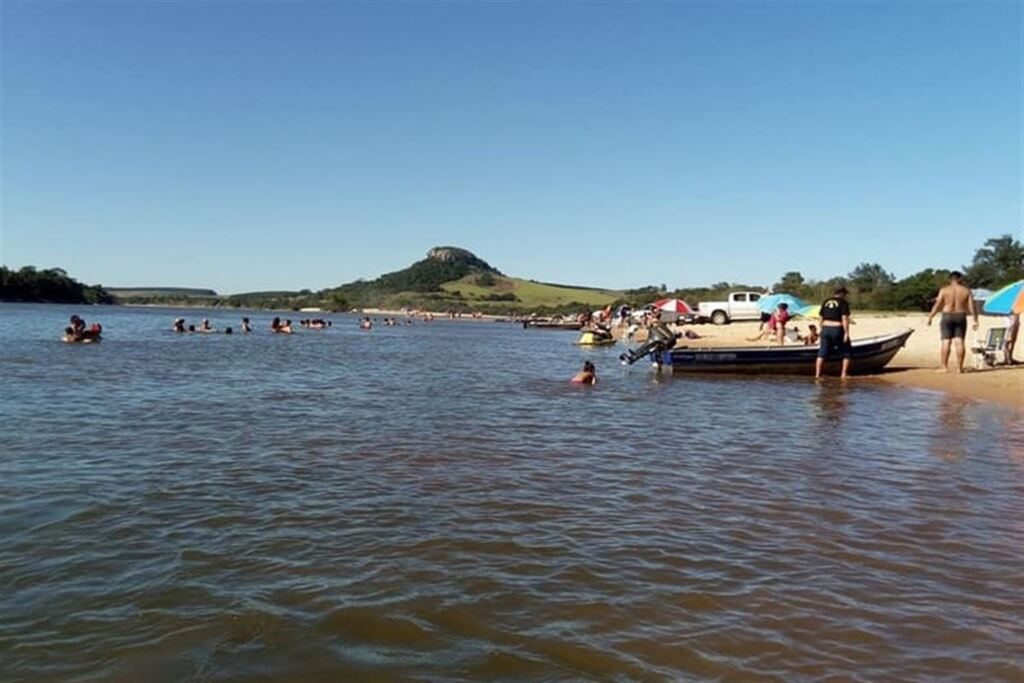 Dois balneários da Região Central do Estado estão impróprios para banho