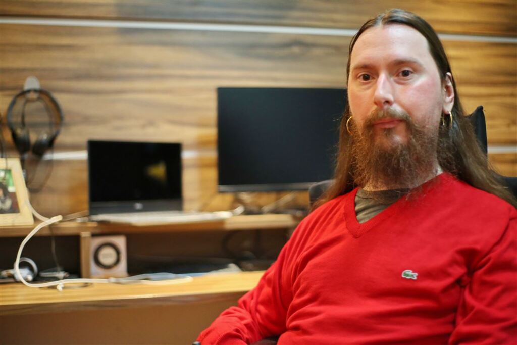 Santa-mariense com síndrome rara faz vaquinha para conseguir tratamento