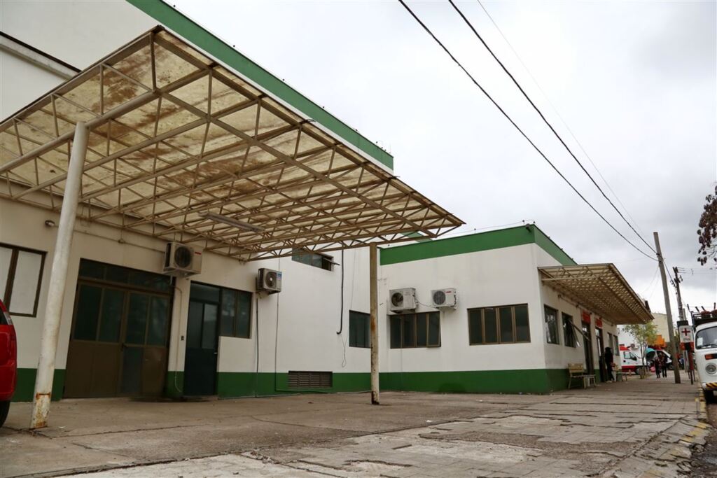 Foto: Charles Guerra (Diário) - Além de alterações no fluxo de atendimentos, o prédio está sendo adaptado. A fachada será reformada para deixar o local no padrão UPA