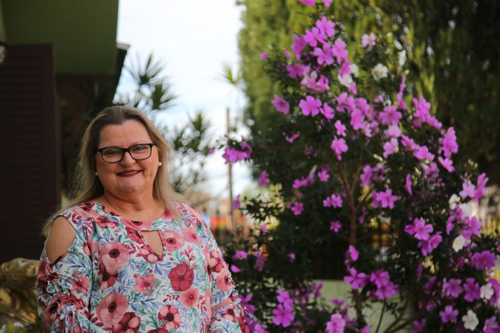 Professora dedica seu tempo para ajudar a comunidade