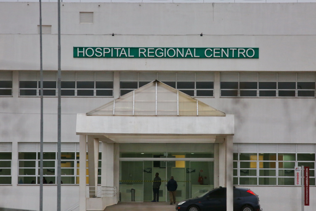 Foto: Gabriel Haesbaert (Diário) - Previsão para a segunda semana era atender 50 pacientes (ao lado) no ambulatório do Regional, mas 42 pessoas foram atendidas