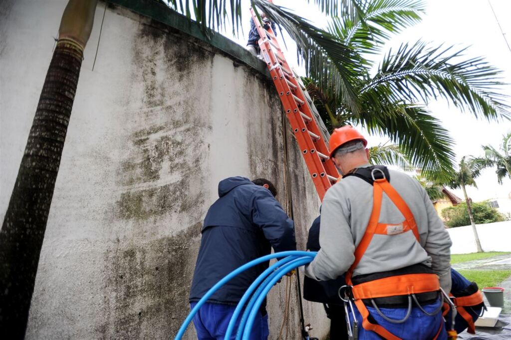 Limpeza de caixas d'água devem ser feitas depois que Corsan terminar de limpar reservatórios