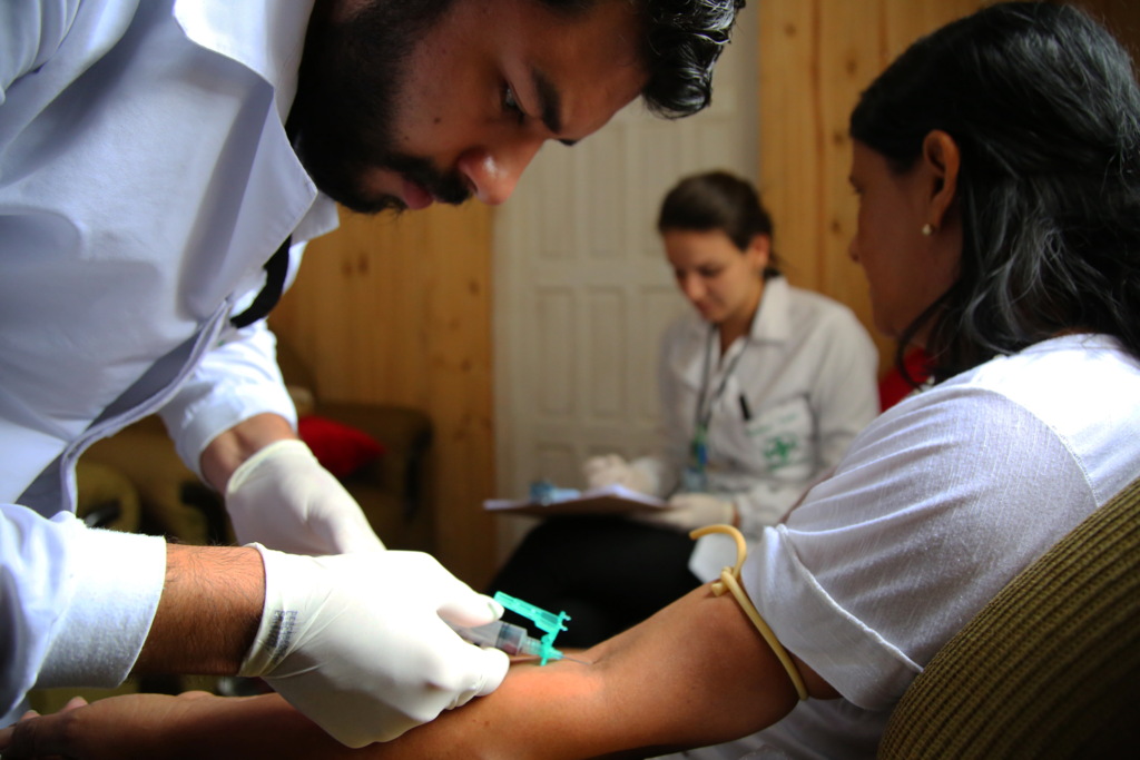 Equipes visitam famílias para buscar informações sobre surto de toxoplasmose