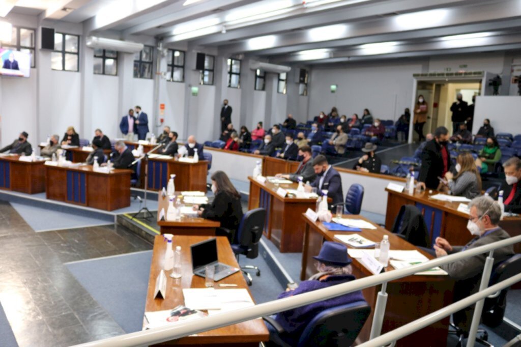 Farmacêuticos seguem atuando com aval da Câmara de Vereadores