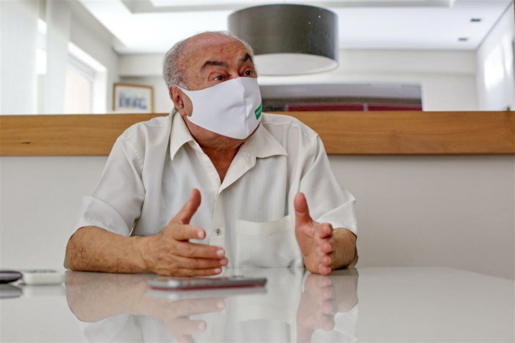 VÍDEO: 'Quem sou eu para ser decisivo?', diz Farret sobre apoio a Pozzobom, reeleito em Santa Maria