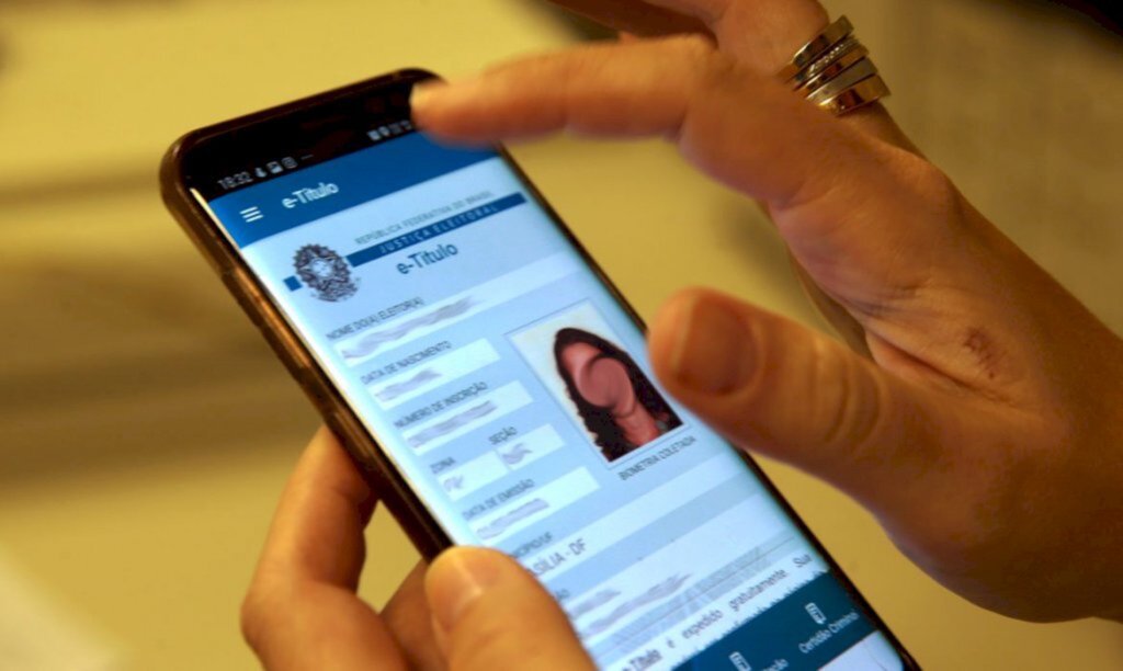 Aplicativo e-Título deve ser baixado até a noite deste sábado, informa TSE