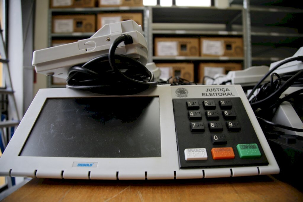 Câmara aprova em primeiro turno proposta que adia eleições municipais deste ano