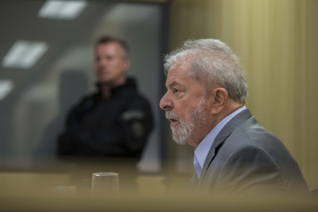 TRF4 nega pedido de Lula para incluir mensagens em processo do sítio